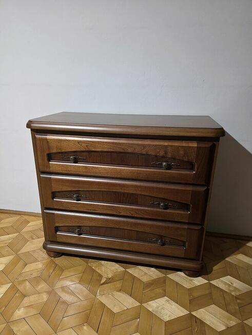 Zestaw mebli, dębowe fronty.