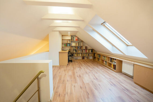 Dwupoziomowe z antresolą Nowe Miasto * z m. parking. w cenie