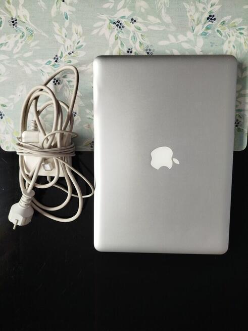 Laptopy Samsung R730, MacBook Pro