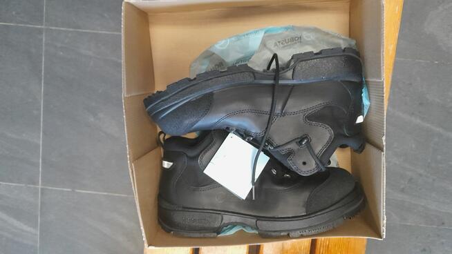 Sprzedam nowe buty robocze