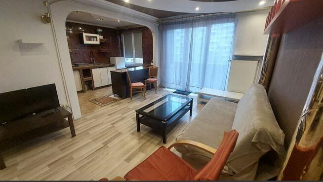 Piotrkowska dwa pokoje 52m2 centralne ogrzewanie. Parking