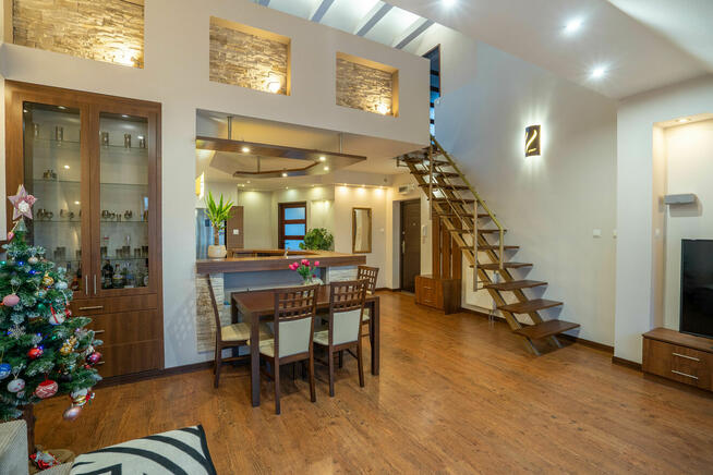 Dwupoziomowe z antresolą Nowe Miasto * z m. parking. w cenie