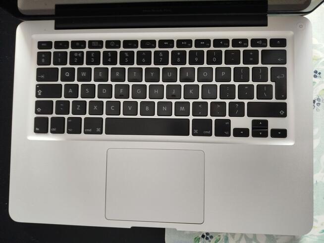 Laptopy Samsung R730, MacBook Pro