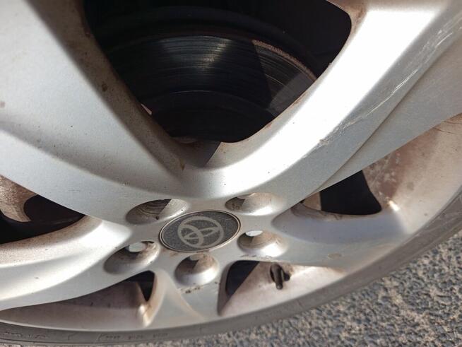 Samochód osobowy toyota Avensis