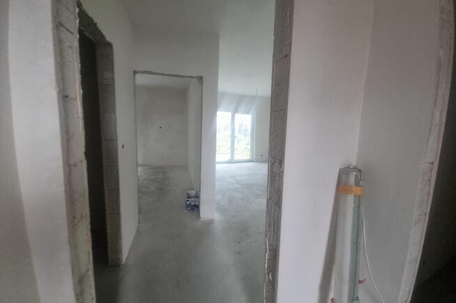 Mieszkanie w szeregowcu z ogródkiem i 2 miejscami postojowym