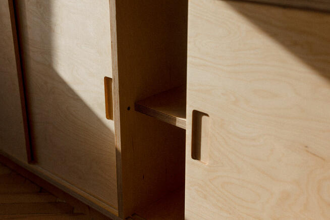 Stolarz Kraków | Meble ze Sklejki i Drewna | Regały i Komody