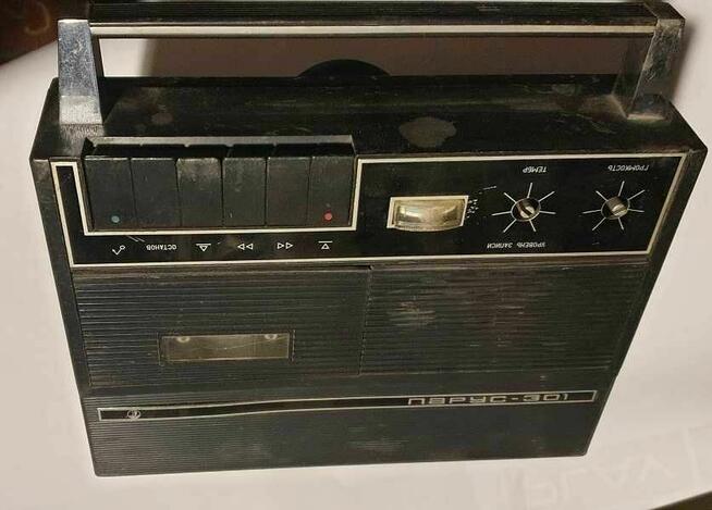 Tranzystorowy kasetowy magnetofon Paryż