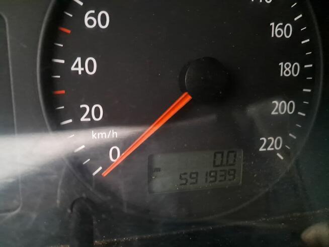 Syndyk sprzeda Volkswagen Transporter T5 1.9