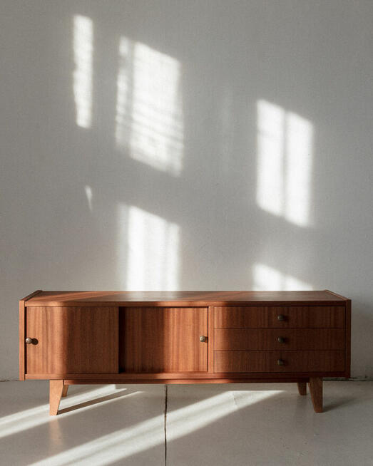 Stolarz Kraków | Meble ze Sklejki i Drewna | Regały i Komody