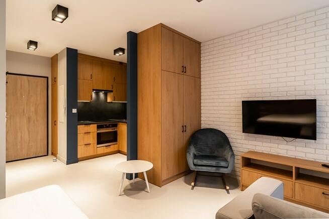 Kawalerka z balkonem, blisko st. metra- Wolska 45