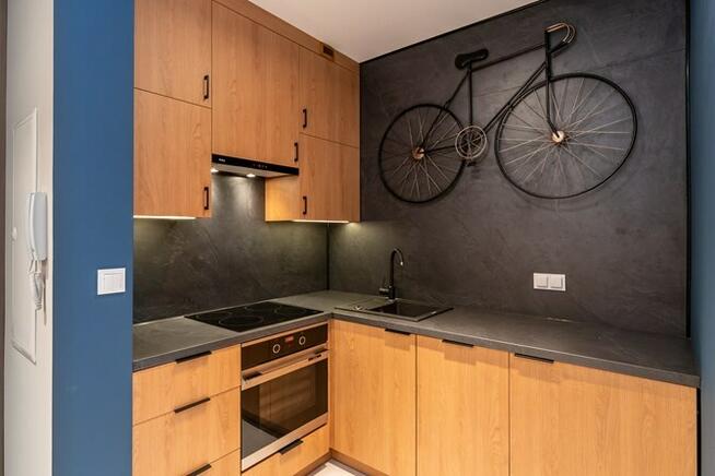 Kawalerka z balkonem, blisko st. metra- Wolska 45