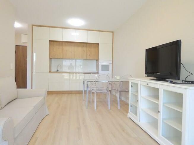 2 pokoje z miejscem w garażu- Białej Floty 4A