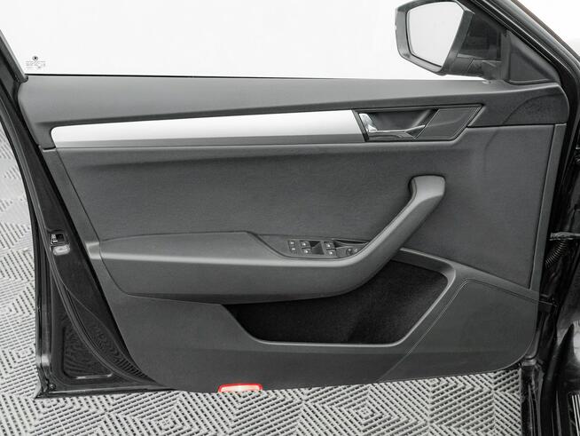 Škoda Superb 2.0 TDI Ambition Podgrz.f Bi-Xenon Cz.park 2 kompl. opon Salon PL