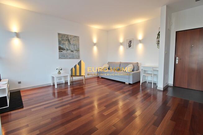 BLISKO INTRACO-BLISKO METRA DW.GDAŃSKI 2009rok