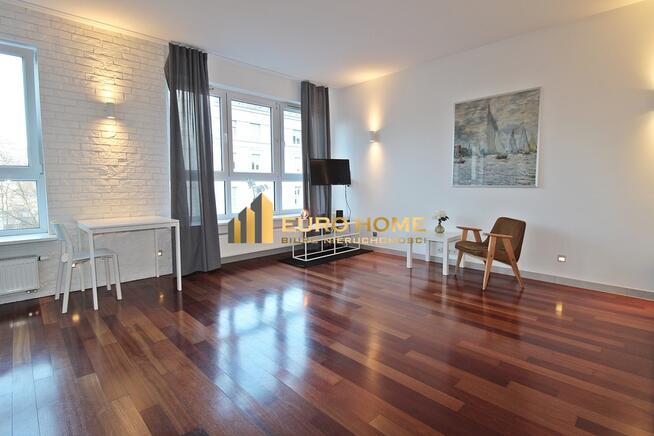 BLISKO INTRACO-BLISKO METRA DW.GDAŃSKI 2009rok