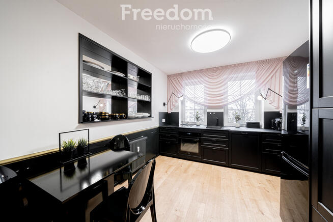 Stylowe 3 pokoje na Starówce. 3 balkony, garaż !