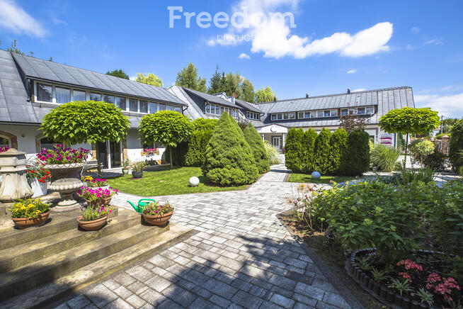 Dom + obiekt hotelowo-gastronomiczny | Ostrów