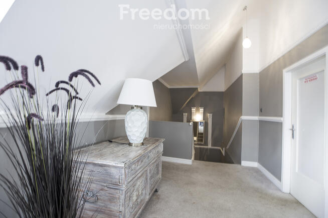 Dom + obiekt hotelowo-gastronomiczny | Ostrów