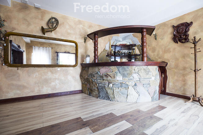 Dom + obiekt hotelowo-gastronomiczny | Ostrów