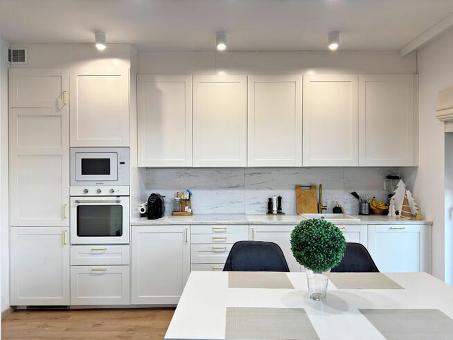 Dom Mierzyn gm. Kołbaskowo, Zeusa