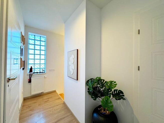 Dom Mierzyn gm. Kołbaskowo, Zeusa