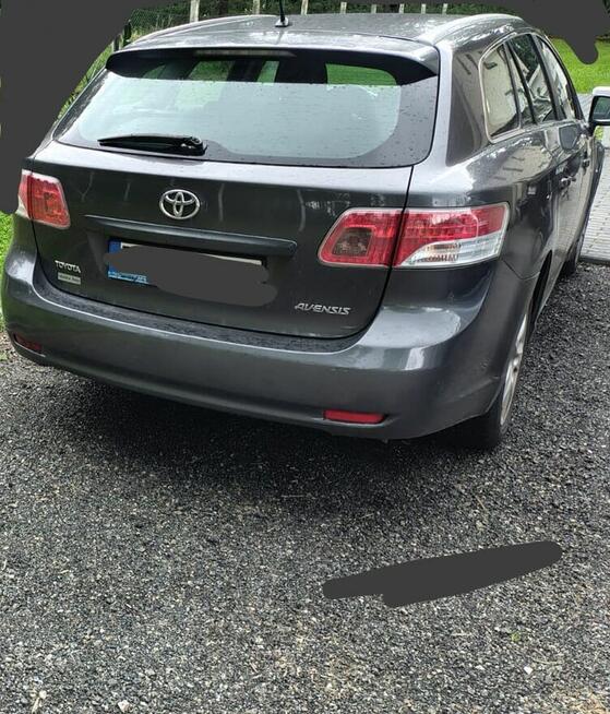 Samochód osobowy toyota Avensis