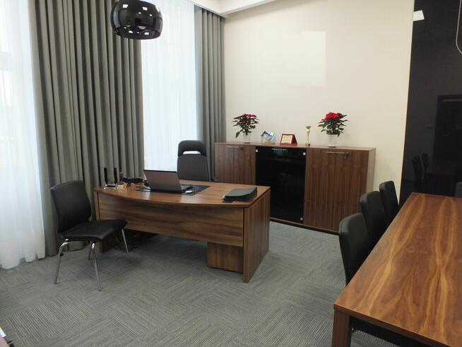 Meble biurowe, gabinetowe, na wymiar.