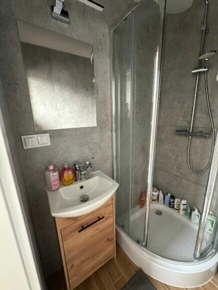 Do wynajęcia przytulna nowa kawalerka okolice Siewnej