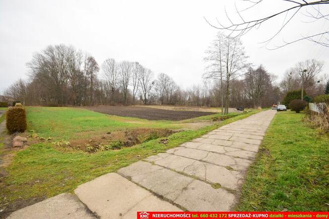 Działka budowlana (WZ) wszystkie media.