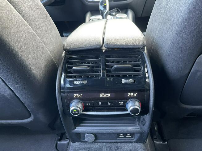 BMW 520 Mpakiet XDrive Skóra Kamera Pamięć Panorama HAK 190KM