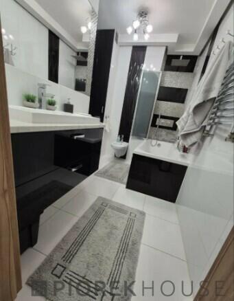 4-pokojowe mieszkanie w Markach