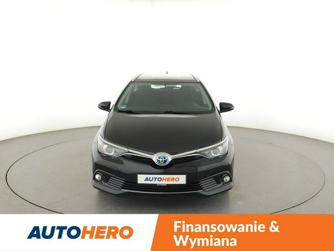 Toyota Auris hybryda kamera tempomat Bluetooth
