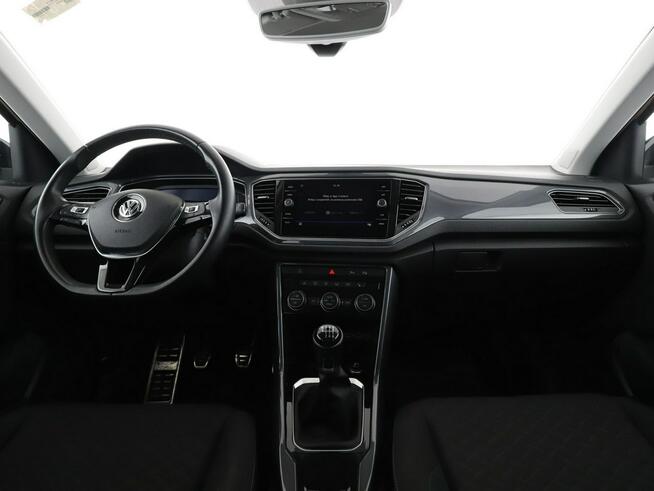 Volkswagen T-Roc navi klima auto grzane fotele virtual cocpit czujniki parkowania