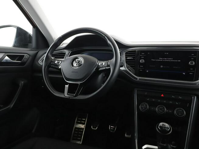 Volkswagen T-Roc navi klima auto grzane fotele virtual cocpit czujniki parkowania
