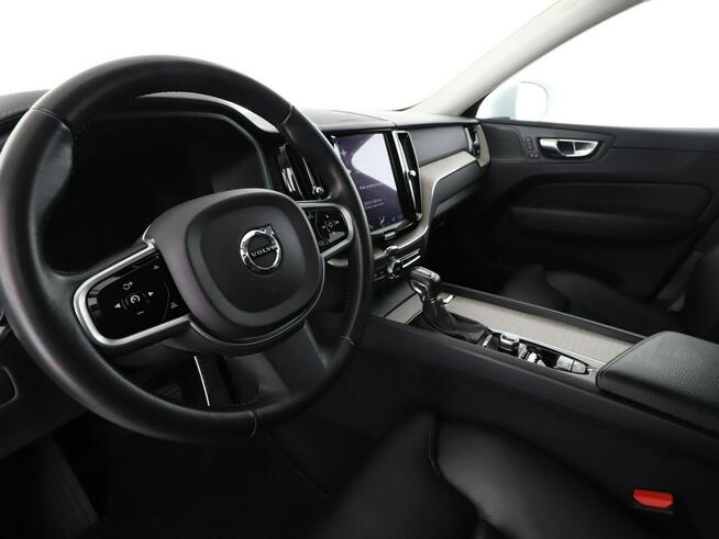 Volvo XC 60 automat full LED skóra navi grzane i el. sterowane fotele kamera i czu