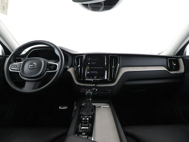 Volvo XC 60 automat full LED skóra navi grzane i el. sterowane fotele kamera i czu