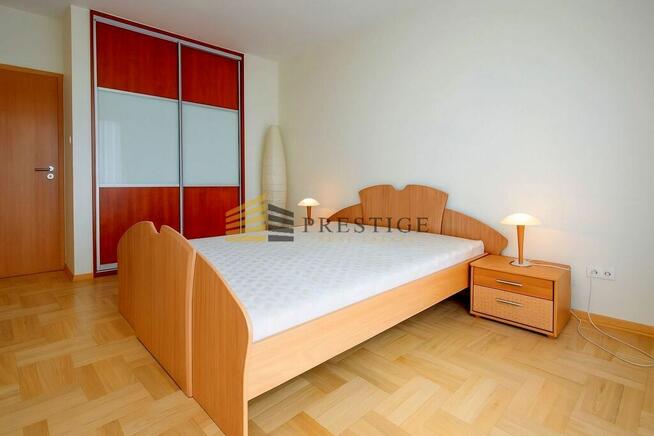 Kameralny apartamentowiec winda & garaż-Wilanów