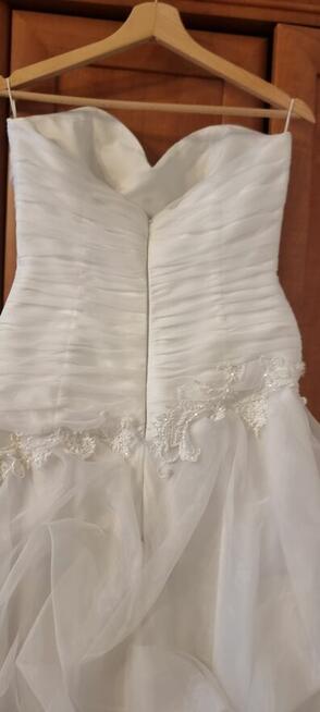 Sprzedam suknie Ślubną rozmiar 38-40