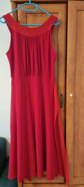 Sprzedam czerwoną sukienkę rozmiar 42-44