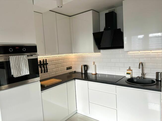 Nowoczesna kawalerka Tysiąclecie | Zmywarka, TV 55”, Balkon!