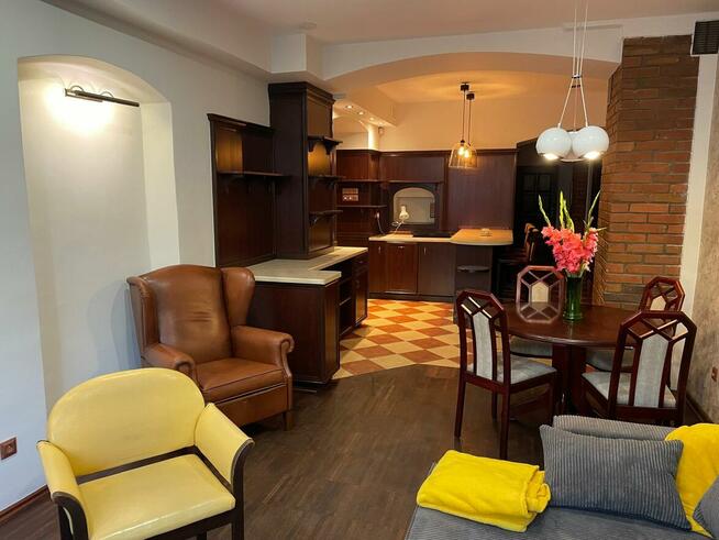 Przestronny apartament w centrum JG