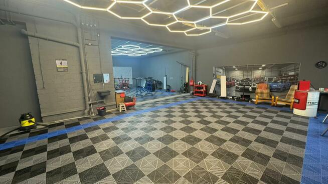 PDR Renowacja - Usuwanie wgnieceń bez lakierowania