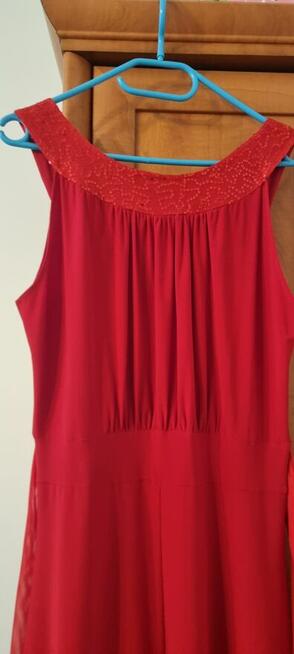 Sprzedam czerwoną sukienkę rozmiar 42-44