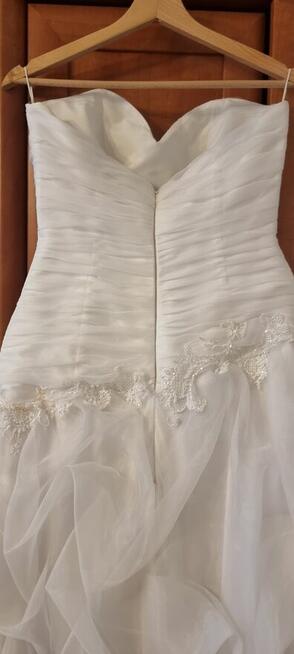 Sprzedam suknie Ślubną rozmiar 38-40