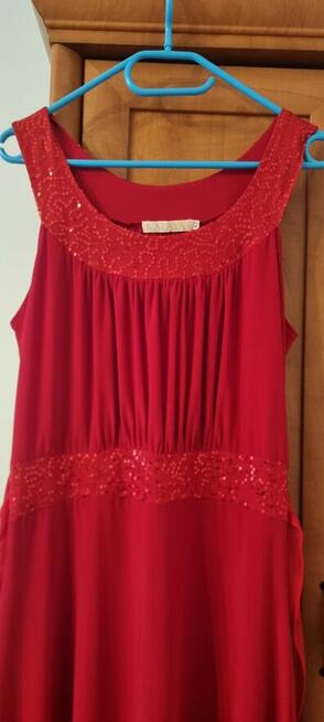 Sprzedam czerwoną sukienkę rozmiar 42-44