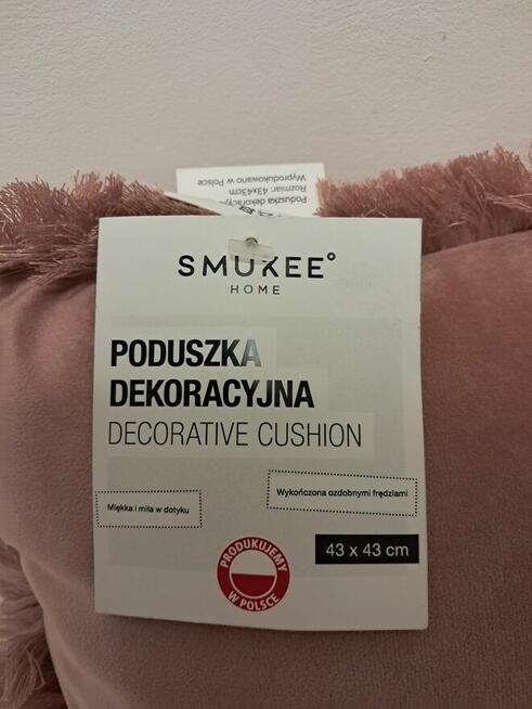 Poduszka dekoracyjna z frędzlami „SMUKEE HOME”, nowa