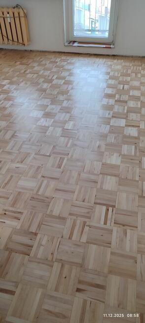 Cyklinowanie montaż parkietu . Renowacja schodów.