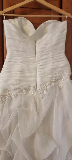 Sprzedam suknie Ślubną rozmiar 38-40