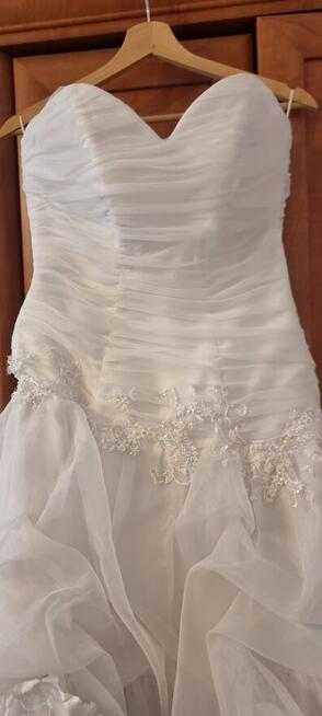 Sprzedam suknie Ślubną rozmiar 38-40