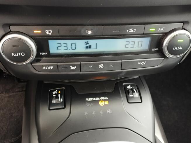 TOYOTA AVENSIS PANORAMA NAVI KAMERA HAK